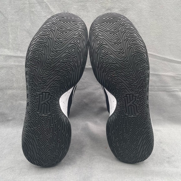 Nike Kyrie Flytrap 4 IV Basketball Shoes Sneakers CT1972-001‎ US Size 9 - Picture 7 of 9